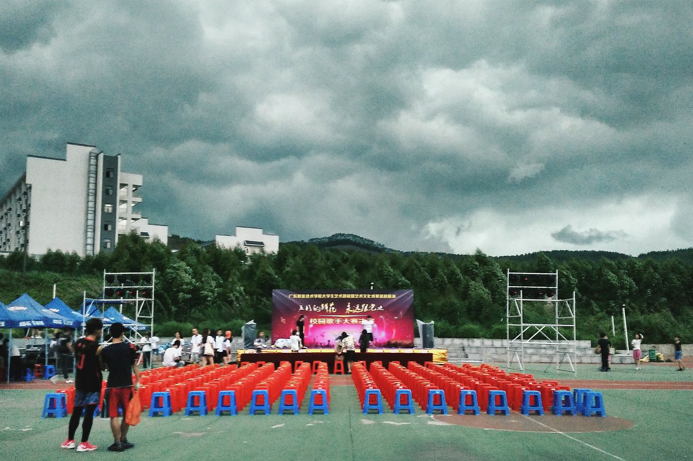 高明/18:30暴雨